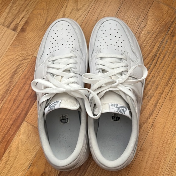 Nike Air Jordan 1s (limited edition) - Picture 4 of 8